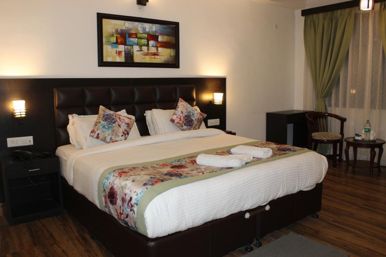 The Leenor Regency Gangtok Exterior photo