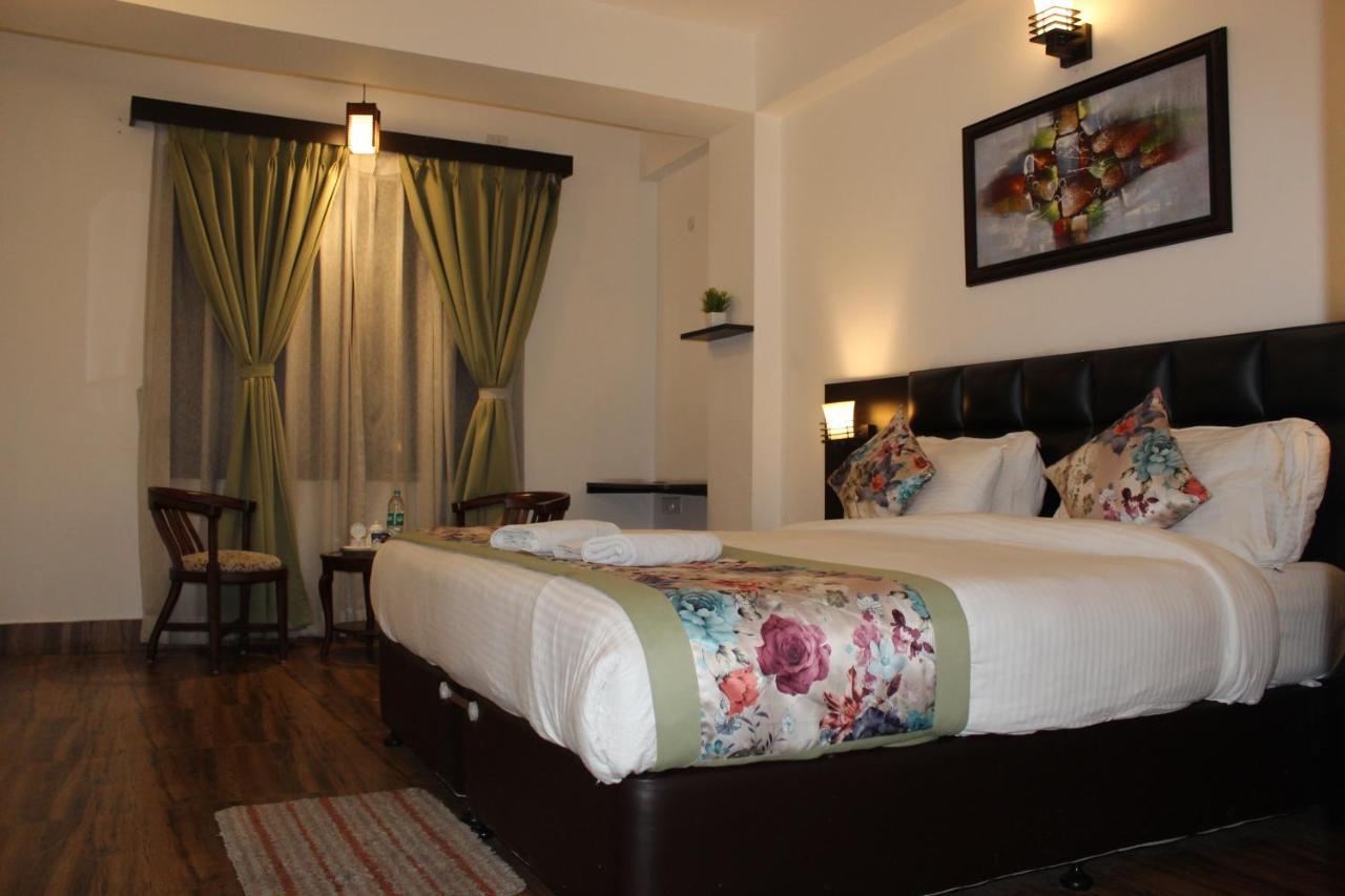 The Leenor Regency Gangtok Exterior photo